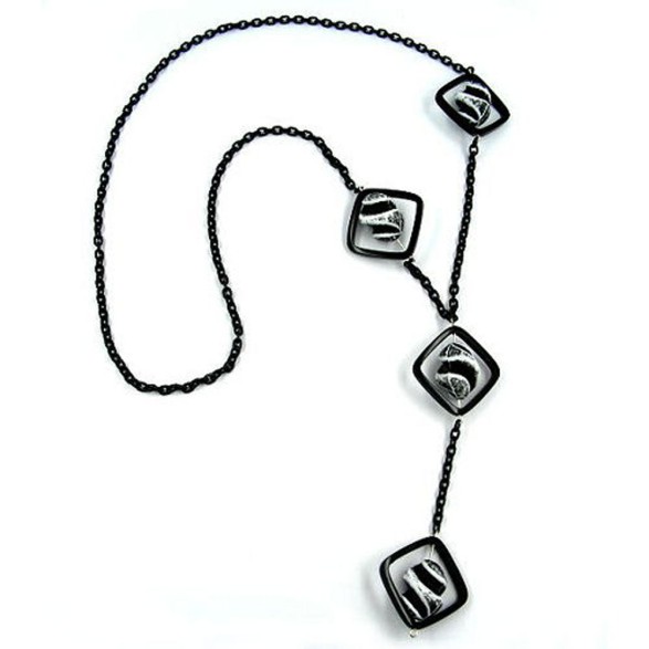 necklace square beads black-white 80cm