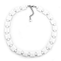 necklace tetragonal beads white