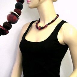 necklace dark red/ black metallic marbled