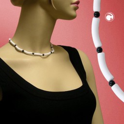 necklace beads white/black