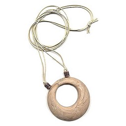 necklace beige marbled amulett 80cm