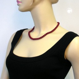 necklace claret matte