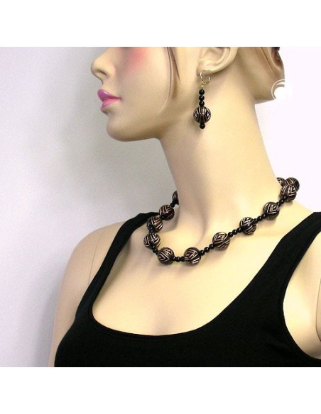 leverback earrings oriental beading black gold coloured