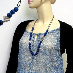 necklace blue beads long