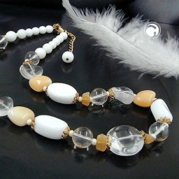 necklace glassbeads white-beige