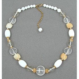 necklace glassbeads white-beige