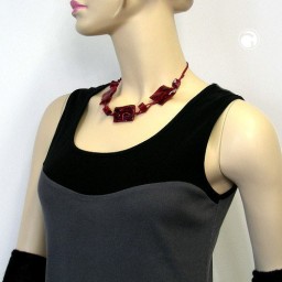 necklace 3 large pillow beads waved red/black marbled