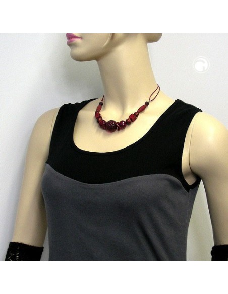 necklace bordeaux/ dark red marbled beads