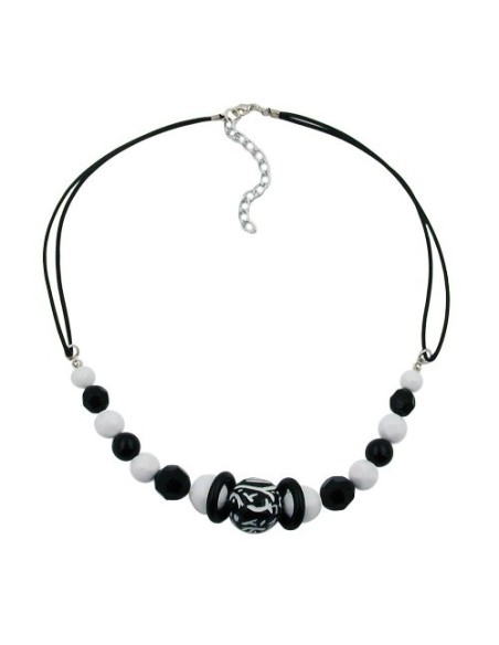 necklace beaded black and white