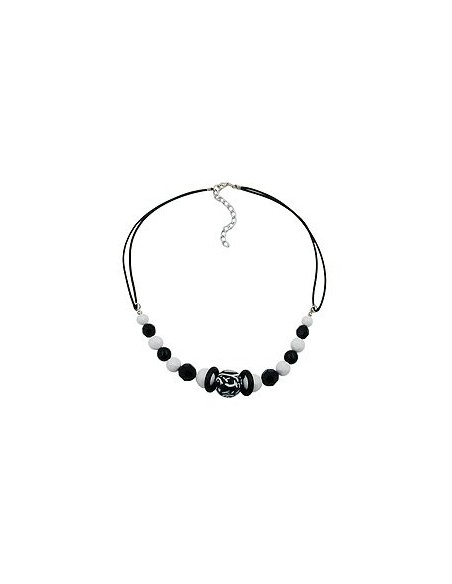 necklace beaded black and white
