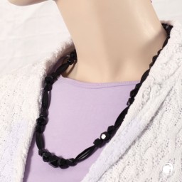 necklace plastic beads black