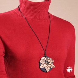 necklace 5 leafs beige-brown cord