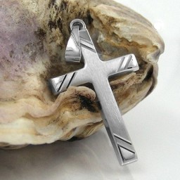 pendant crucifix 14k white gold