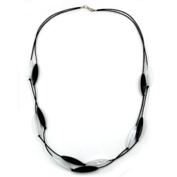 necklace olive-shape with grooves