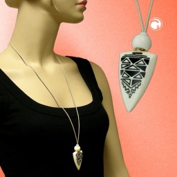 necklace triangle with ball