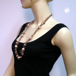 necklace wooden beads and threat wool