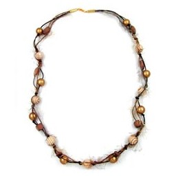 necklace wooden beads and threat wool