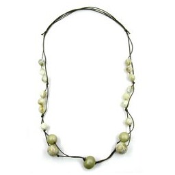 necklace beads white/ olive