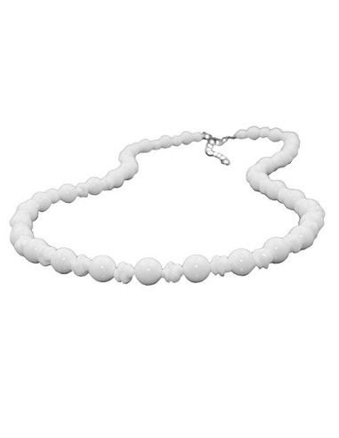 necklace round beads and knot beads white