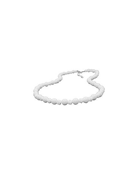 necklace round beads and knot beads white