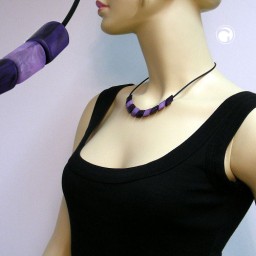 necklace slanted beads lilac-marbeled rubber band black